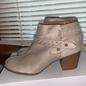 Indigo Booties in Women’s Size 8